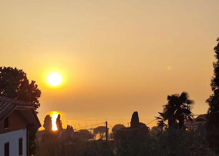 Elena - View - Private Garage Lägenhet